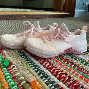 Pink Nike Metcon Flyknit